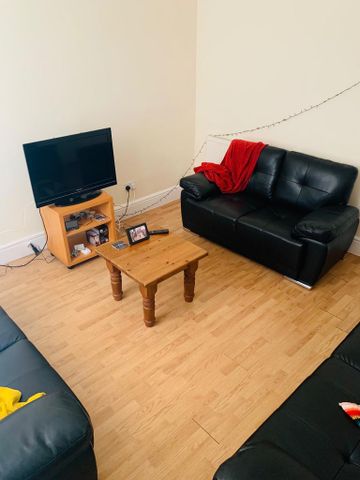 7 bedroom terraced house to rent - Photo 2