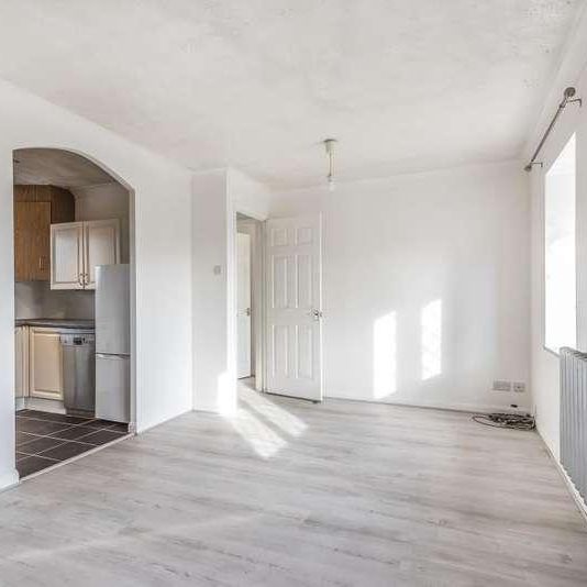 Slough, Berkshire, SL1 - Photo 1