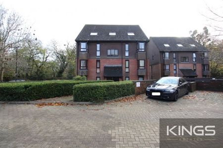 Tremona Road, Southampton - Photo 2