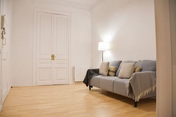 Carrer de Roger de Llúria, Barcelona, Catalonia 08037 - Photo 1