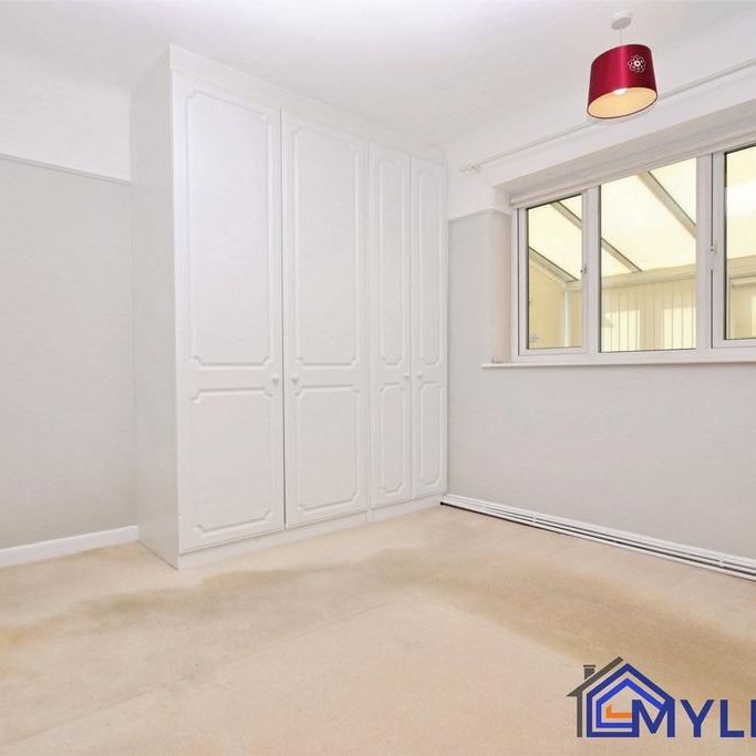 2 bedroom detached bungalow to rent - Photo 1