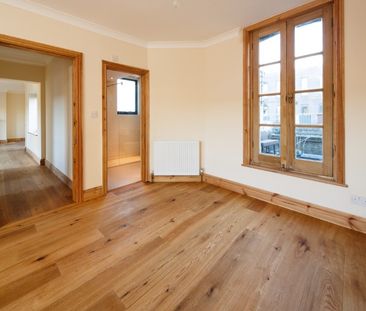 4 Bed Maisonette, Portugal Place, CB5 - Photo 2