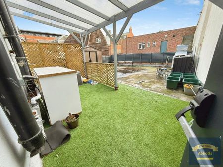 1 bedroom in a house share to rent - Photo 4