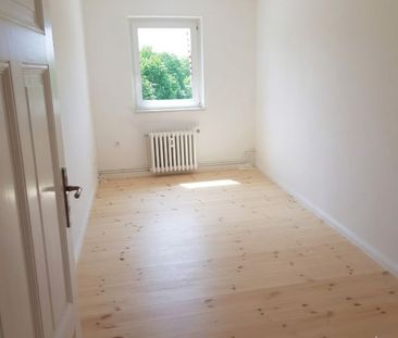 Am S-Bahnhof Strausberg! Helle 2-Zimmer-Wohnung mit Dielenboden - Photo 3