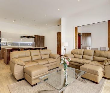 3 bedroom flat to rent - Photo 2