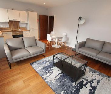 2 bedroom flat to rent - Photo 2
