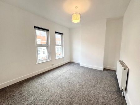 27 Cheviot Avenue, Belfast, BT4 3AG - Photo 5