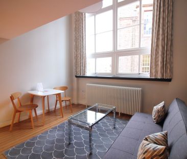 Studio Flat, Mcdonald Road, EH7 - Photo 1