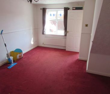 Terraced House to rent on - Photo 5