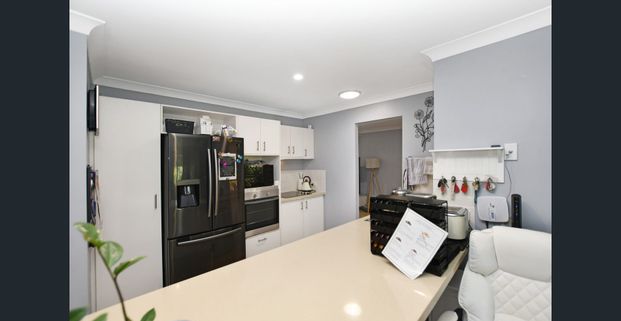 Comfortable Three-Bedroom Home in the Heart of Springfield - Photo 1