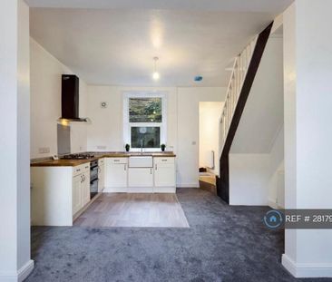 2 bedroom end of terrace house to rent - Photo 5