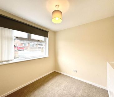 2 bedroom semi-detached bungalow to rent - Photo 2