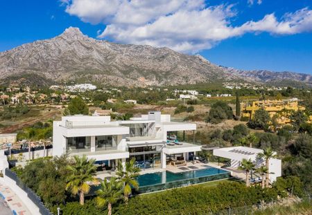 Luxury Villa for rent in Marbella, Spain - Photo 4