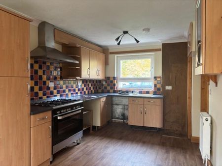 3 bedroom end of terrace house to rent - Photo 5