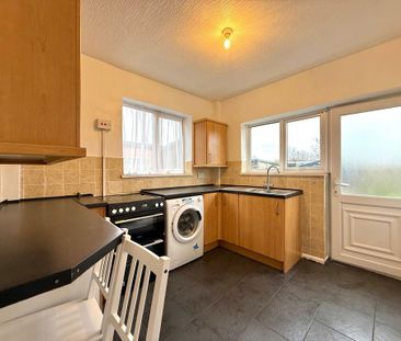 2 bedroom semi-detached bungalow to rent - Photo 3