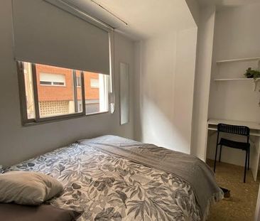 Carrer Joan Lluis Vives, Manises, Valencian Community 46940 - Photo 4