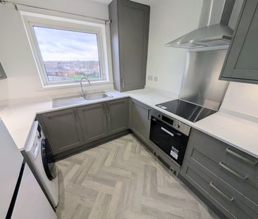 A 2 Bedroom Bungalow - Photo 3