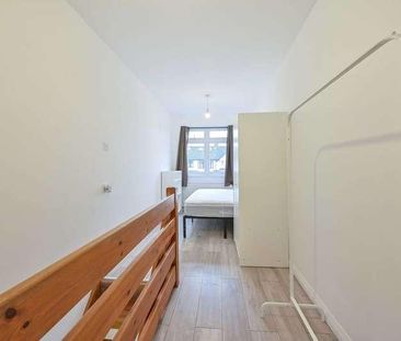 Cannon Hill Lane, Morden, SW20 - Photo 4