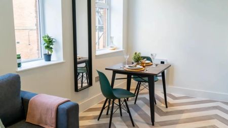 Medium Studio Apartment - Photo 2