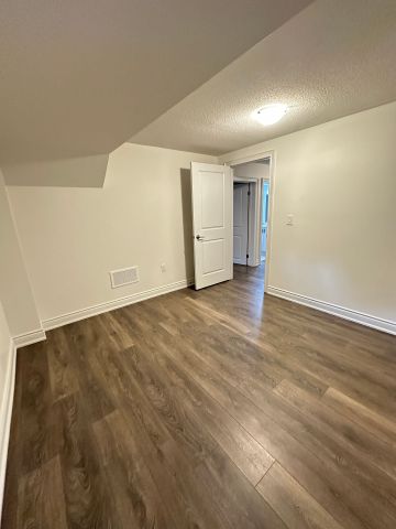 For Lease - 77 TERRAIN CRT Court, East Gwillimbury, Ontario - Photo 2