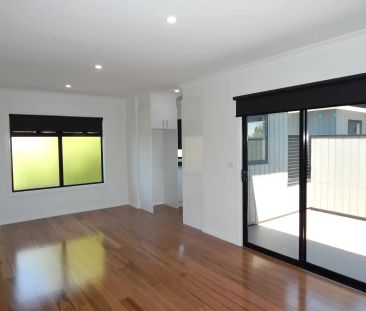 “Lakeside Living at its Finest!” - Photo 5