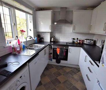 Pheasant Close, Covingham, SN3 - Photo 3