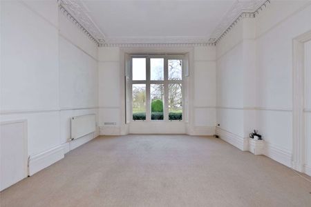 A spacious duplex located in the popular area of Pittville - Photo 3