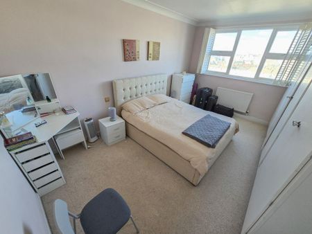 3 bedroom apartment to rent - Photo 4