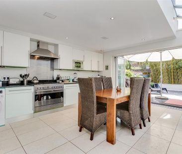 4 bedroom terraced house to rent - Photo 4