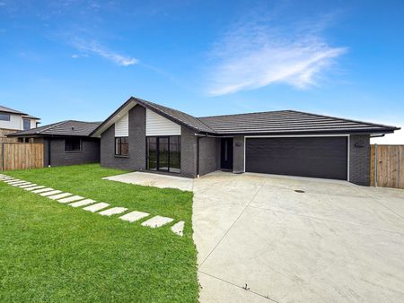 Easy access to the Northern & Southern Motorway - Photo 3