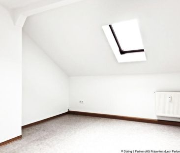 Schöne kleine 2-Raum-DG-Wohnung zum fairen Preis ! - Foto 1