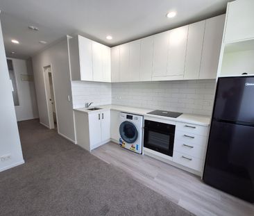 Beautifully Renovated, Perfectly Located - Photo 5