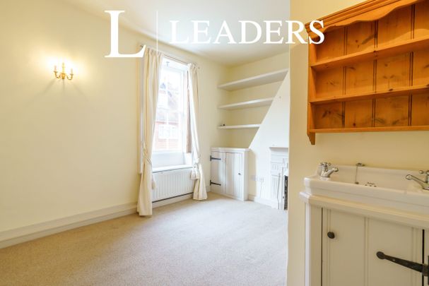 3 bedroom house to rent Little London, Chichester, PO19 - Photo 1