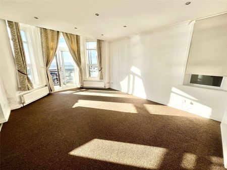 Mount Liell Court East, The Leas, Westcliff-on-Sea, Essex, SS0 8HH - Photo 3