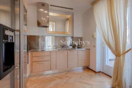 Exclusive duplex with terrace in the Palestro area - Photo 4