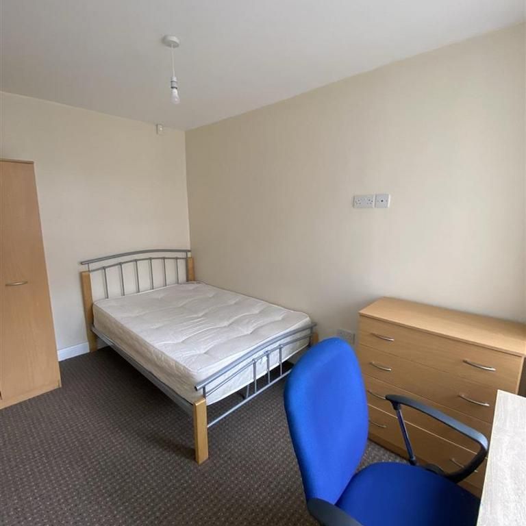 6 bedroom house to rent - Photo 1