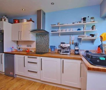 Bryanstone Close, Guildford, Surrey, GU2 - Photo 5