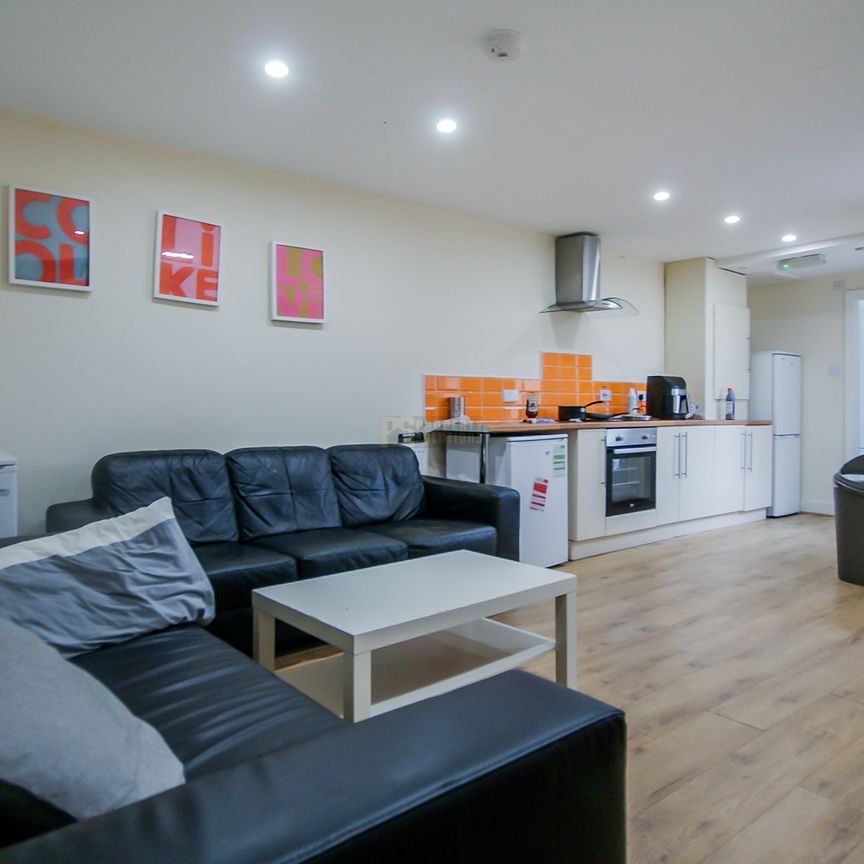 33 Hubert Road - Photo 1