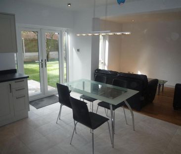 1 bedroom private hall to rent - Photo 2