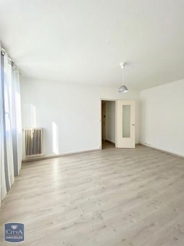 Location Appartement 2 pièces 43m² BEAUVAIS 60000 - Photo 2