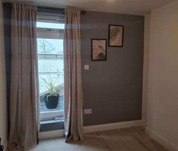 3 bedroom flat to rent - Photo 3