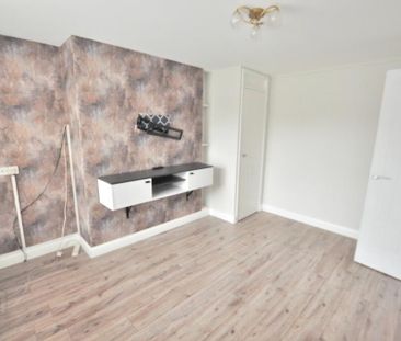8 Comber Gardens, Belfast, BT5 4TW - Photo 3