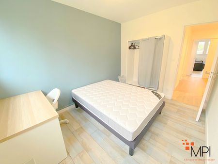 Location Appartement 6 pièces 79m² - Photo 3