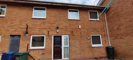 3 bedroom terraced house to rent - Photo 3