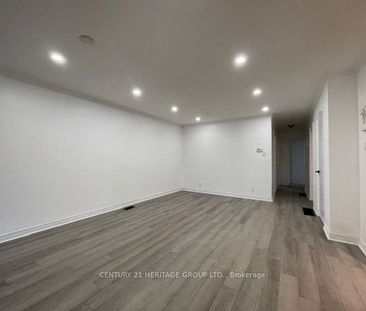 Semi-Detached Home For Lease | N8146496 - Photo 5