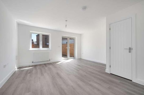 Charles Dyer Close, Melton Mowbray, LE13 - Photo 1