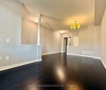 For Lease - 205 Laker Court, Newmarket, Ontario - Photo 1