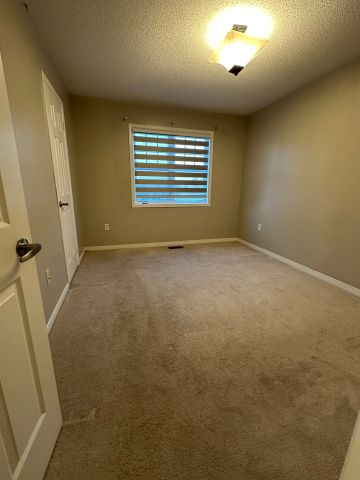 For Lease - 296 Duncan Lane, Milton, Ontario - Photo 3