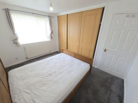 2 bedroom ground floor flat to rent - Photo 3