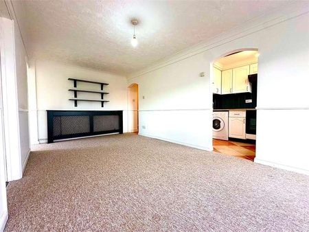 West Road, Shoeburyness, Shoeburyness, SS3 - Photo 3